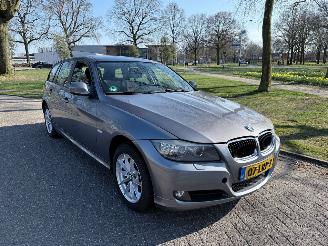 Voiture accidenté BMW 3-serie 105 kW (143 PK)  1995 cc. 2010/6