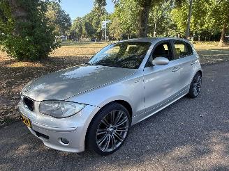 Schadeauto BMW 1-serie 110 kW (150 PK)  1995 cc. 2006/6