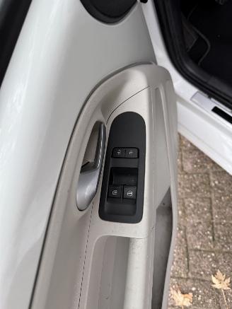 Volkswagen Up!  picture 16