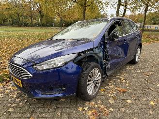 skadebil auto Ford Focus  2016/1