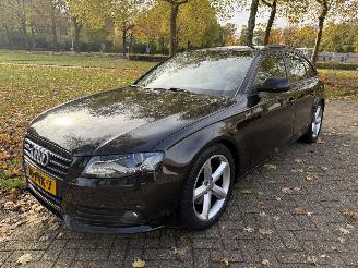 uszkodzony samochody osobowe Audi A4 Avant  2011/1