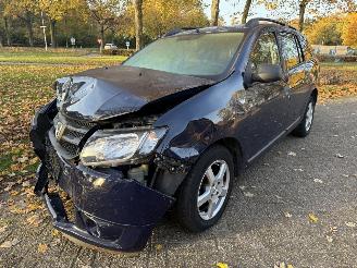 damaged passenger cars Dacia Logan  2016/1