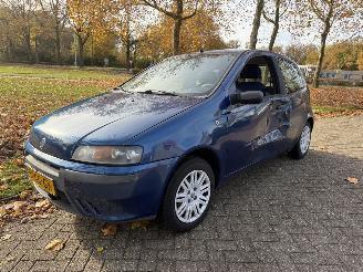 krockskadad bil auto Fiat Punto  2000/1