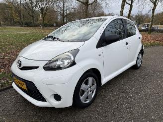 Vaurioauto  passenger cars Toyota Aygo  2013/1