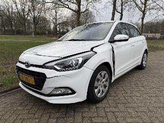 damaged passenger cars Hyundai I-20  2018/1