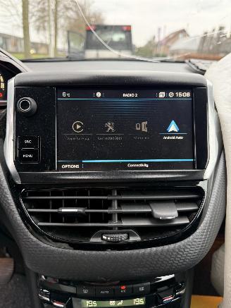 Peugeot 208  picture 21