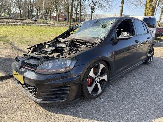 skadebil auto Volkswagen Golf  2015/1