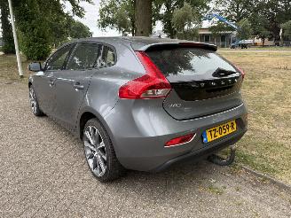 Volvo V-40  picture 3