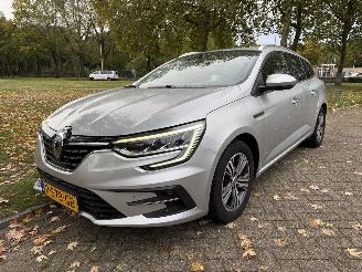 krockskadad bil auto Renault Mégane  2022/1