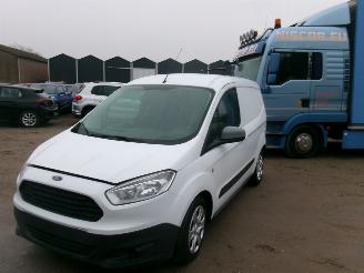 Schadeauto Ford Transit 1.5 TDCI  Courier Trend 2017/4