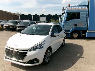Coche accidentado Peugeot 208 1.2 Allure 5 DRS 2019/1