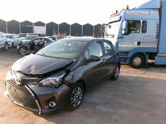 skadebil auto Toyota Yaris 1.0 Comfort 5 Drs 2015/6