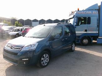skadebil auto Citroën Berlingo 1.2 Multispace 2018/6