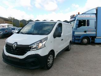 skadebil bedrijf Renault Trafic 1.6 Dci Grand Comfort 2015/12