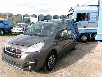 skadebil auto Peugeot Partner Tepee 1.6 Active 2016/5