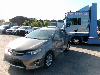 Coche accidentado Toyota Auris 1.3 Comfort 5 DRS HB 2013/3