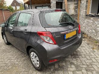 Toyota Yaris Aspiration 1.0 VVT-I5Drs Navi Clima Camera picture 6