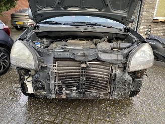 Hyundai Tucson 2.0i Dynamic version Van/Grijs kenteken picture 13