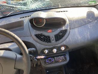 Renault Twingo 1.2 16v Authentique picture 21