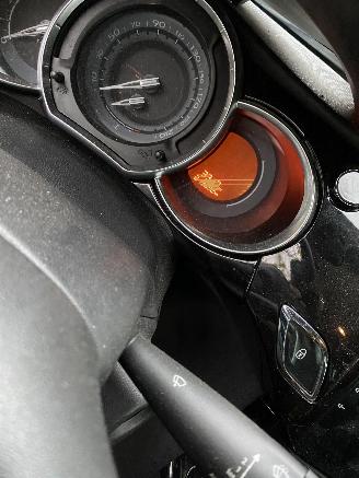 Citroën DS3 e-HDI 1.6 So Chic picture 56