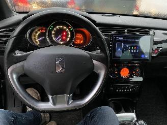 Citroën DS3 e-HDI 1.6 So Chic picture 1