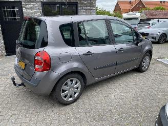 Renault Modus Automaat 1.6 82KW VASTE PRIJS picture 8