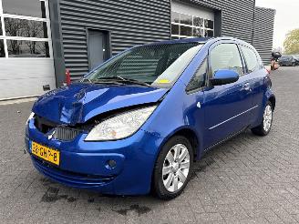 Coche accidentado Mitsubishi Colt 1.1 12V Hatchback  Benzine 1.124cc 55kW (75pk) FWD 2008/6