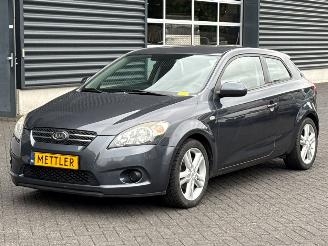 Damaged car Kia Cee d 1.4 CVVT 16V Hatchback 2Dr Benzine 1.396cc 66kW (90pk) FWD 2010/4
