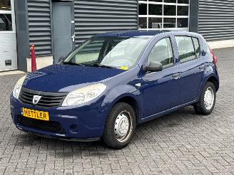 krockskadad bil auto Dacia Sandero 1.2 16V Hatchback  Benzine 1.149cc 55kW (75pk) FWD 2009/11