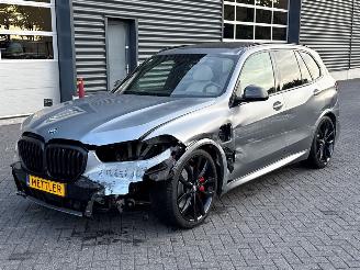 Vaurioauto  passenger cars BMW X5 xDrive50e 3.0 24V SUV  Elektrisch Benzine 2.998cc 360kW (489pk) 4x4 2023/12