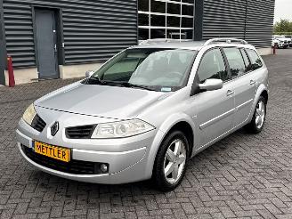Unfallwagen Renault Mégane 2.0 16V Combi/o 4Dr Benzine 1.998cc 99kW (135pk) FWD 2007/8