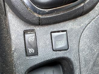 Renault Clio 0.9 Energy TCE GT LINE 90 12V Hatchback 4Dr Benzine 898cc 66kW (90pk) FWD picture 22