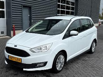 krockskadad bil auto Ford Grand C-Max 1.5 TDCi 95 16V MPV  Diesel 1.499cc 70kW (95pk) FWD 2017/8
