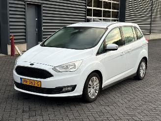 krockskadad bil auto Ford Grand C-Max 1.5 TDCi 95 16V MPV  Diesel 1.499cc 70kW (95pk) FWD 2017/8