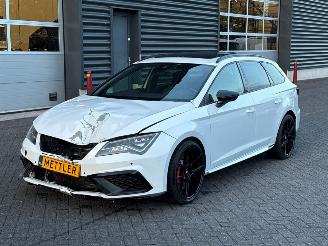 uszkodzony samochody osobowe Seat Leon ST 2.0 TSI Cupra 300 16V 4Drive Combi/o 4Dr Benzine 1.984cc 221kW (300pk) 4x4 2018/8
