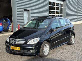 Schadeauto Mercedes B-klasse 2.0 B-180 CDI 16V Hatchback  Diesel 1.991cc 80kW (109pk) FWD 2007/2