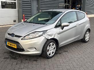 Damaged car Ford Fiesta 1.25 16V Hatchback  Benzine 1.242cc 44kW (60pk) FWD 2010/11