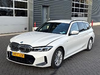 damaged passenger cars BMW 3-serie 320i 2.0 TwinPower Turbo 16V Combi/o  Benzine 1.998cc 135kW (184pk) RWD 2024/12