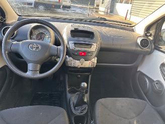 Toyota Aygo 1.0 12V VVT-i Hatchback  Benzine 998cc 50kW (68pk) FWD picture 11