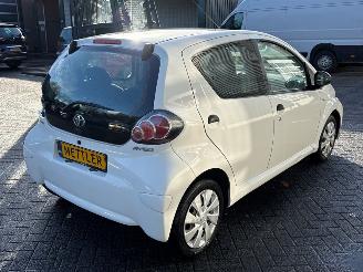 Toyota Aygo 1.0 12V VVT-i Hatchback  Benzine 998cc 50kW (68pk) FWD picture 5