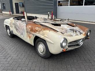 Coche siniestrado Mercedes SL SL (121), Cabrio, 1955 / 1963 190 SL 1960/10