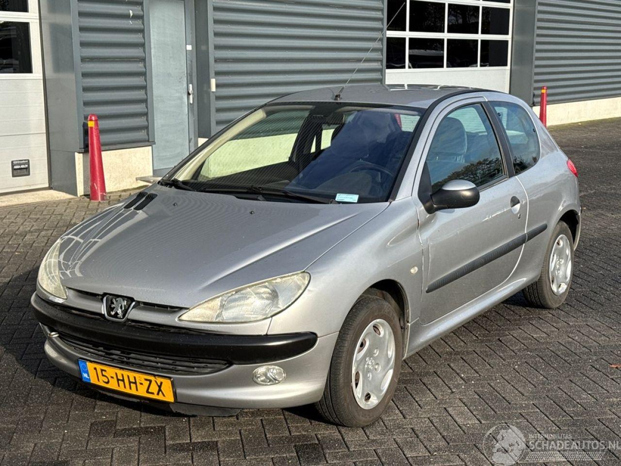 Peugeot 206 1.4 XR,XS,XT,Gentry Hatchback  Benzine 1.360cc 55kW (75pk) FWD