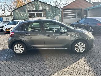 Peugeot 208 1.2 Vti 12V PureTech 82 Hatchback  Benzine 1.199cc 60kW (82pk) FWD picture 6
