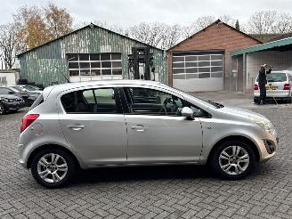 Opel Corsa 1.2 16V Hatchback  Benzine 1.229cc 63kW (86pk) FWD picture 6