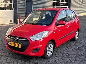 damaged passenger cars Hyundai I-10 1.0i 12V Hatchback  Benzine 998cc 51kW (69pk) FWD 2013/3