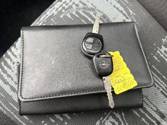 Opel Agila 1.2 16V MPV  Benzine 1.242cc 69kW (94pk) FWD picture 21