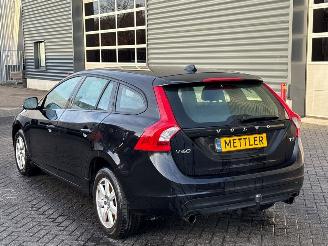 Volvo V-60 1.6 T3 16V Combi/o  Benzine 1.598cc 110kW (150pk) FW picture 3