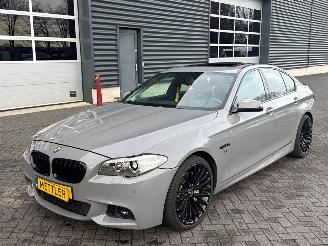skadebil auto BMW 5-serie 535i xDrive 24V TwinPower Turbo Sedan 4Dr Benzine 2.979cc 225kW (306pk) 4x4 2014/2