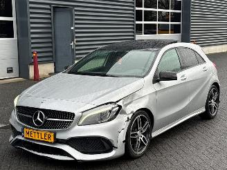 skadebil auto Mercedes A-klasse 2.2 A-200 CDI, A-200d 16V Hatchback  Diesel 2.143cc 100kW (136pk) FWD 2015/10
