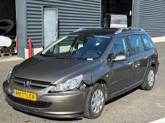 krockskadad bil auto Peugeot 307 1.6 16V Combi/o  Benzine 1.587cc 80kW (109pk) FWD 2005/4
